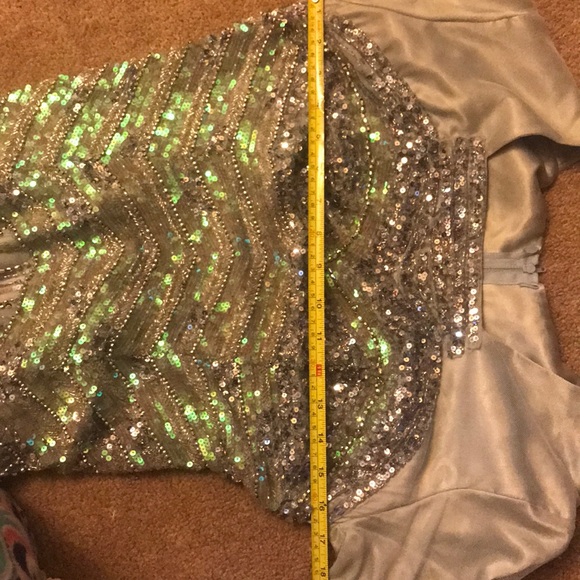 Dress - Picture 8 of 8